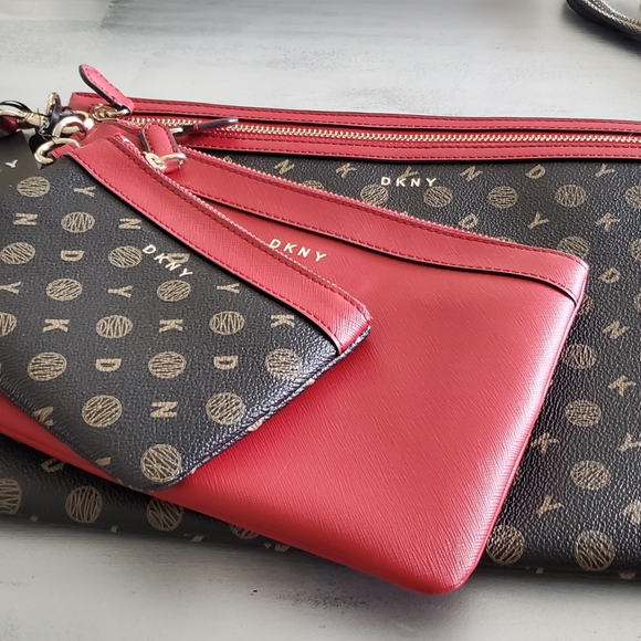 DKNY CHANGEABLE WRISTLETS - Picture 2 of 2